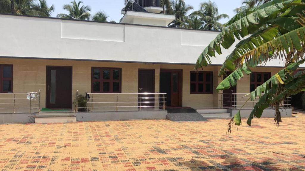 Delta Hospitality - Sea Facing Rooms With A Private Beach Kalyānpur Esterno foto